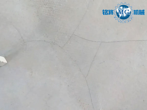 都說石膏基自流平抗開裂，可為啥到處開裂？