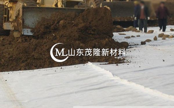 《齊齊哈爾垃圾填埋場》土工布、土工膜施工